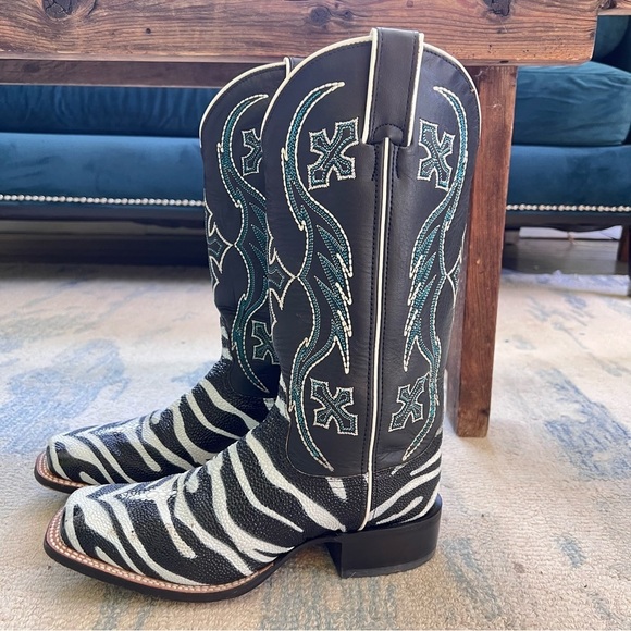 Nocona Safari Rancher Boot with Black and White Tiger Ray Square Toe SIZE 8.5 B - Picture 1 of 13